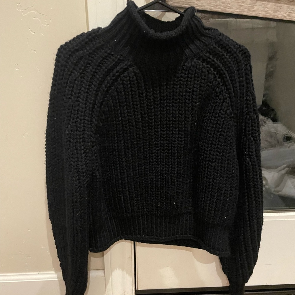 black h&m sweater